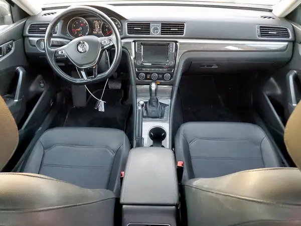 1VWBT7A35HC022312 2017 VOLKSWAGEN PASSAT - Image 8