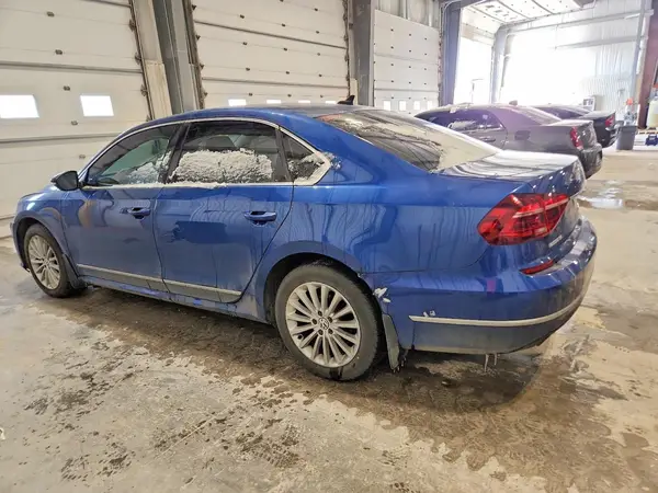 1VWBT7A35HC024450 2017 VOLKSWAGEN PASSAT - Image 2