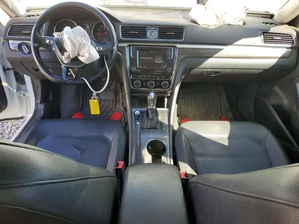 1VWBT7A35HC024755 2017 VOLKSWAGEN PASSAT - Image 8
