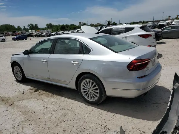 1VWBT7A35HC026330 2017 VOLKSWAGEN PASSAT - Image 2
