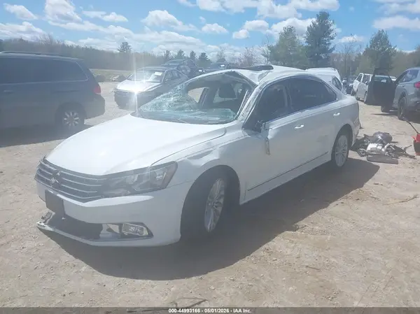 1VWBT7A35HC027462 2017 VOLKSWAGEN PASSAT - Image 2