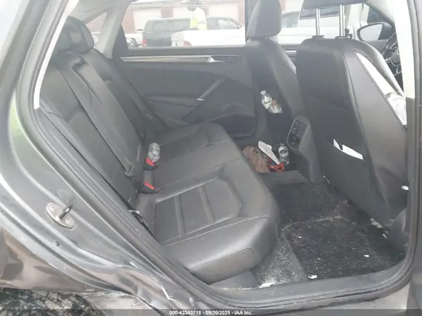 1VWBT7A35HC034959 2017 VOLKSWAGEN PASSAT - Image 8