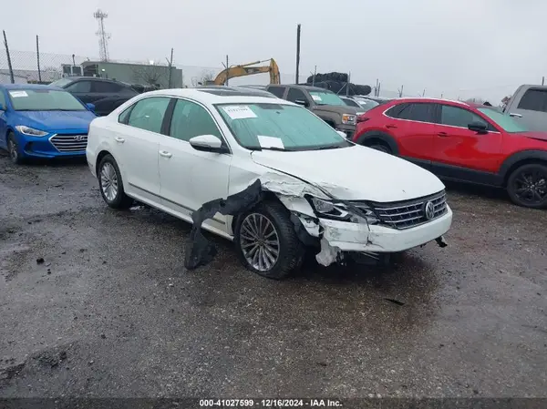 1VWBT7A35HC035397 2017 VOLKSWAGEN PASSAT - Image 1