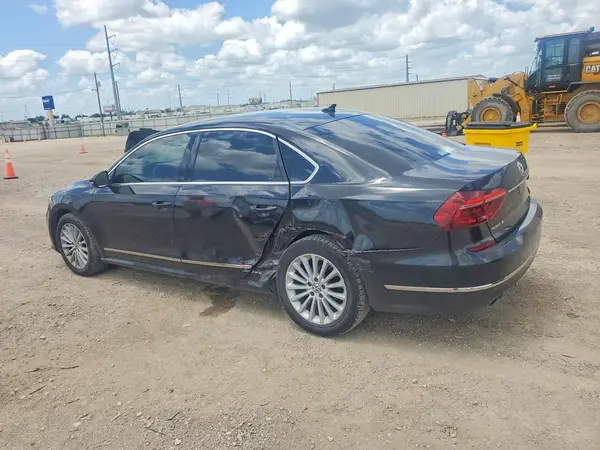 1VWBT7A35HC036307 2017 VOLKSWAGEN PASSAT - Image 2