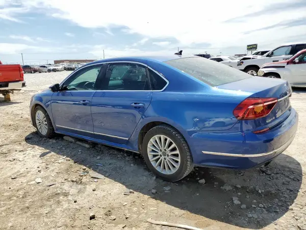 1VWBT7A35HC037750 2017 VOLKSWAGEN PASSAT - Image 2