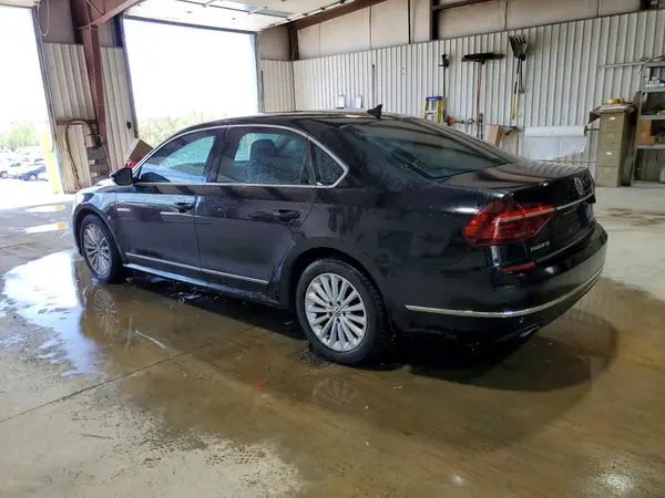 1VWBT7A35HC039451 2017 VOLKSWAGEN PASSAT - Image 2
