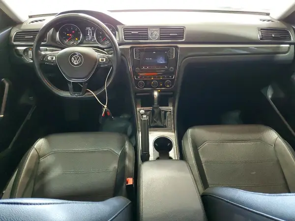 1VWBT7A35HC039451 2017 VOLKSWAGEN PASSAT - Image 8