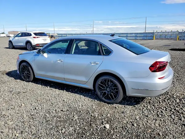 1VWBT7A35HC046318 2017 VOLKSWAGEN PASSAT - Image 2