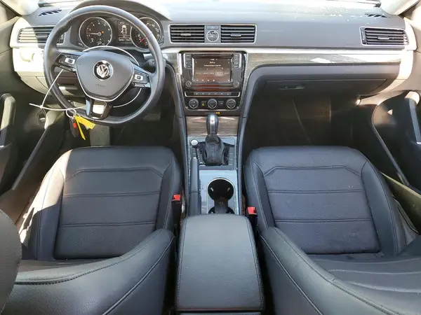 1VWBT7A35HC046318 2017 VOLKSWAGEN PASSAT - Image 8
