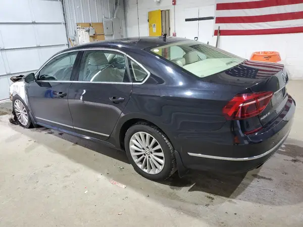 1VWBT7A35HC051342 2017 VOLKSWAGEN PASSAT - Image 2