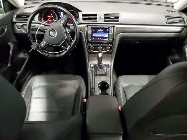 1VWBT7A35HC051356 2017 VOLKSWAGEN PASSAT - Image 8