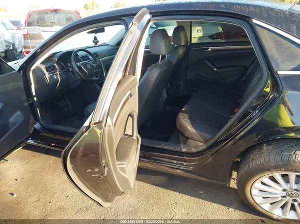 1VWBT7A35HC053317 2017 VOLKSWAGEN PASSAT - Image 8