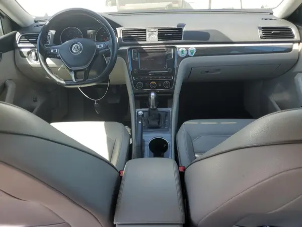 1VWBT7A35HC056685 2017 VOLKSWAGEN PASSAT - Image 8