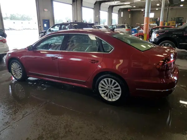 1VWBT7A35HC062793 2017 VOLKSWAGEN PASSAT - Image 2