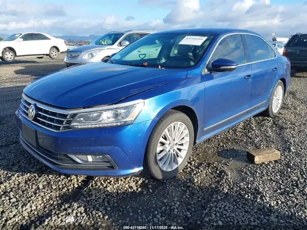 1VWBT7A35HC074071 2017 VOLKSWAGEN PASSAT - Image 2