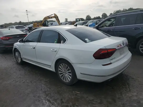1VWBT7A35HC074670 2017 VOLKSWAGEN PASSAT - Image 2
