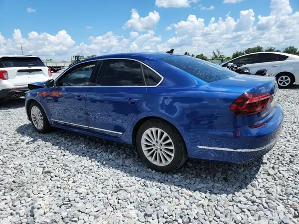1VWBT7A35HC077083 2017 VOLKSWAGEN PASSAT - Image 2
