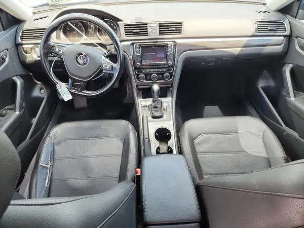 1VWBT7A35HC077083 2017 VOLKSWAGEN PASSAT - Image 8