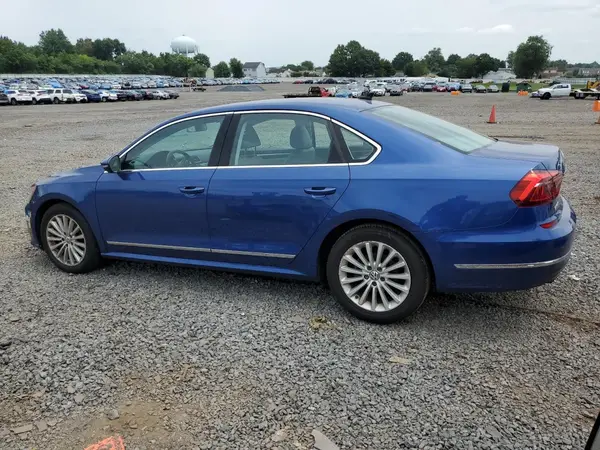 1VWBT7A35HC080789 2017 VOLKSWAGEN PASSAT - Image 2