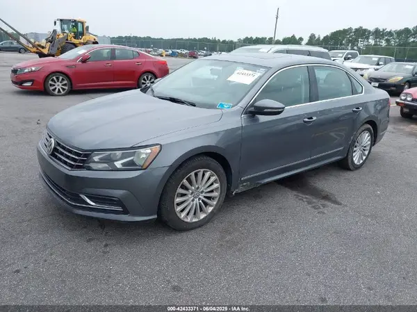 1VWBT7A36GC007977 2016 VOLKSWAGEN PASSAT - Image 2
