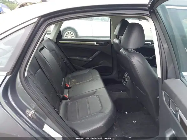 1VWBT7A36GC007977 2016 VOLKSWAGEN PASSAT - Image 8