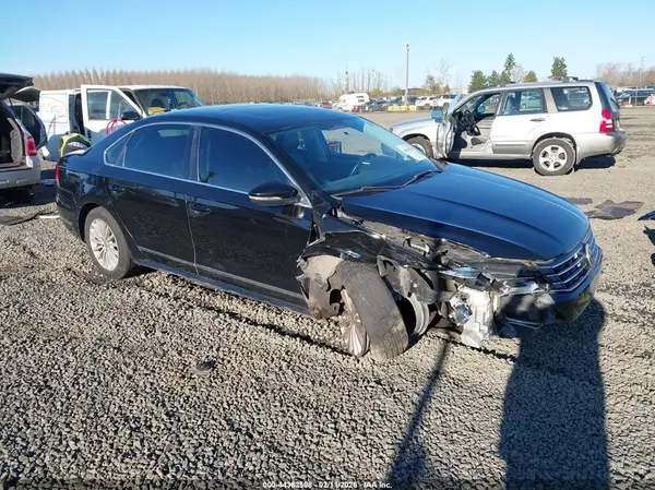 1VWBT7A36GC010037 2016 VOLKSWAGEN PASSAT - Image 1