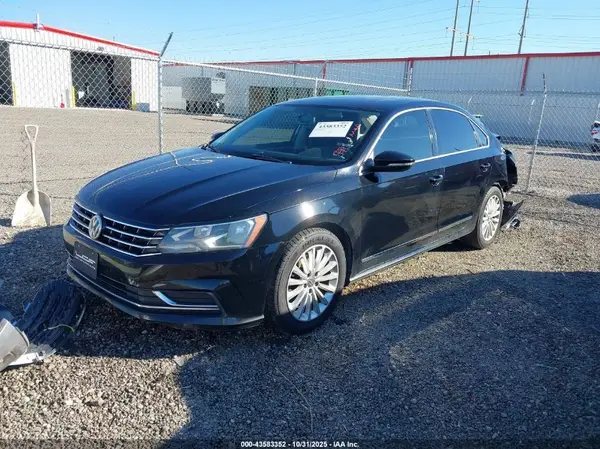 1VWBT7A36GC010393 2016 VOLKSWAGEN PASSAT - Image 2