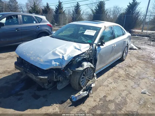1VWBT7A36GC011561 2016 VOLKSWAGEN PASSAT - Image 2