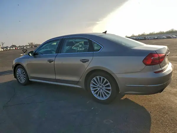 1VWBT7A36GC022687 2016 VOLKSWAGEN PASSAT - Image 2