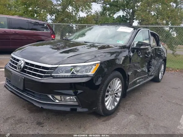 1VWBT7A36GC025413 2016 VOLKSWAGEN PASSAT - Image 2