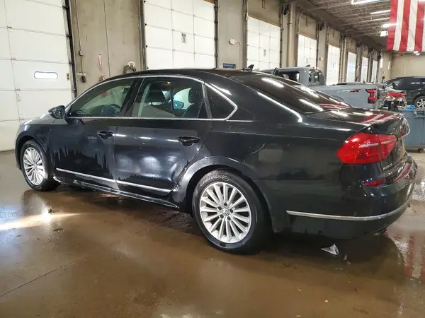 1VWBT7A36GC028439 2016 VOLKSWAGEN PASSAT - Image 2