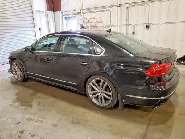 1VWBT7A36GC029817 2016 VOLKSWAGEN PASSAT - Image 2