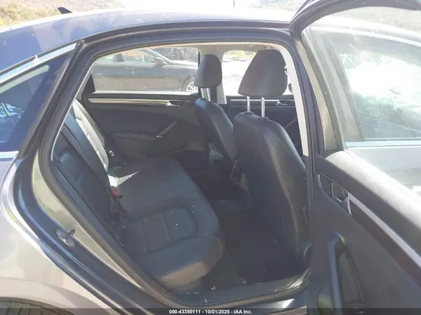 1VWBT7A36GC035438 2016 VOLKSWAGEN PASSAT - Image 8