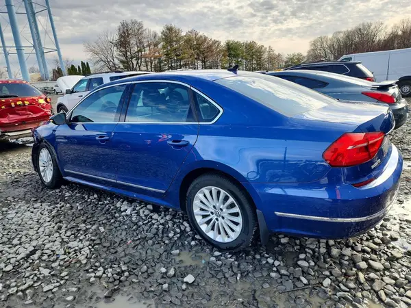 1VWBT7A36GC040610 2016 VOLKSWAGEN PASSAT - Image 2