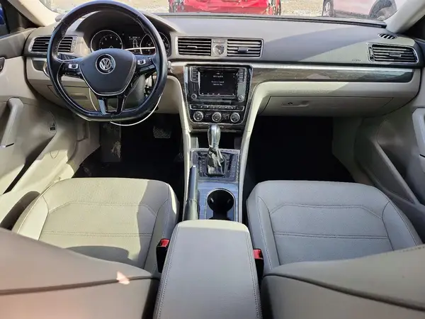 1VWBT7A36GC040610 2016 VOLKSWAGEN PASSAT - Image 8