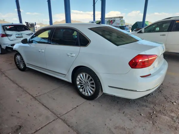 1VWBT7A36GC041725 2016 VOLKSWAGEN PASSAT - Image 2