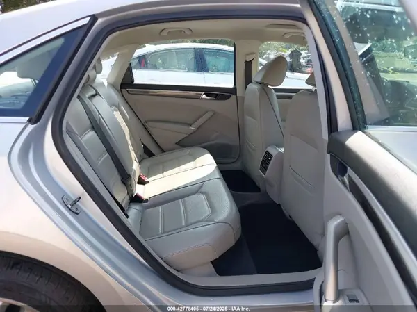 1VWBT7A36GC065832 2016 VOLKSWAGEN PASSAT - Image 8