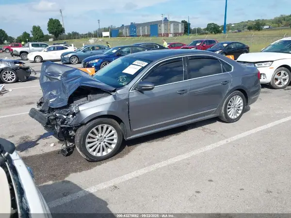 1VWBT7A36GC067497 2016 VOLKSWAGEN PASSAT - Image 2