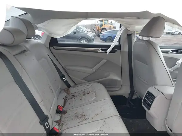 1VWBT7A36GC068682 2016 VOLKSWAGEN PASSAT - Image 8