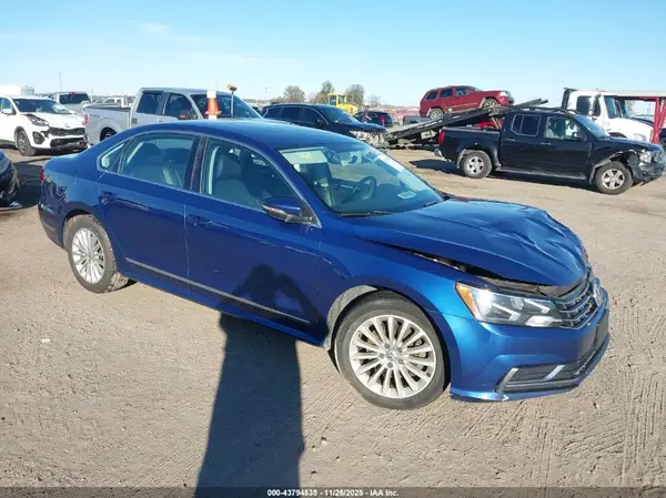 1VWBT7A36HC001484 2017 VOLKSWAGEN PASSAT - Image 1