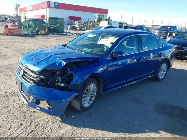 1VWBT7A36HC001484 2017 VOLKSWAGEN PASSAT - Image 2