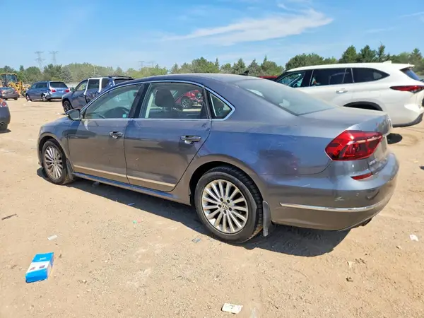 1VWBT7A36HC006300 2017 VOLKSWAGEN PASSAT - Image 2