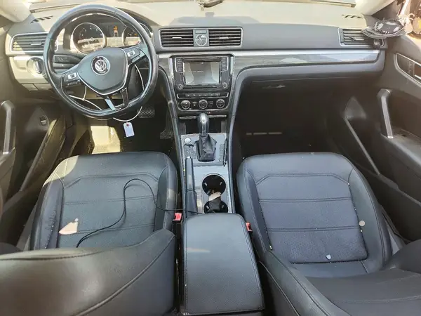 1VWBT7A36HC006300 2017 VOLKSWAGEN PASSAT - Image 8
