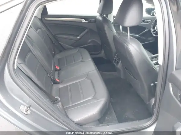 1VWBT7A36HC009164 2017 VOLKSWAGEN PASSAT - Image 8