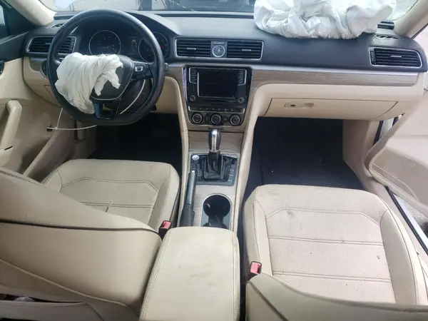 1VWBT7A36HC013909 2017 VOLKSWAGEN PASSAT - Image 8
