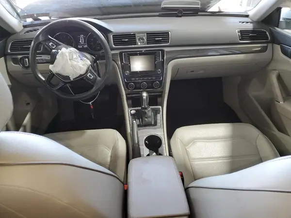 1VWBT7A36HC014901 2017 VOLKSWAGEN PASSAT - Image 8