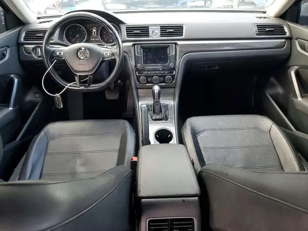 1VWBT7A36HC016390 2017 VOLKSWAGEN PASSAT - Image 8