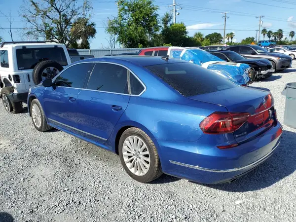1VWBT7A36HC017362 2017 VOLKSWAGEN PASSAT - Image 2