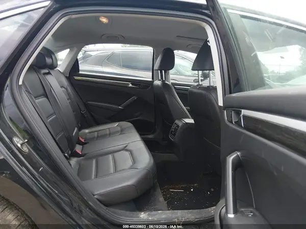 1VWBT7A36HC020911 2017 VOLKSWAGEN PASSAT - Image 8