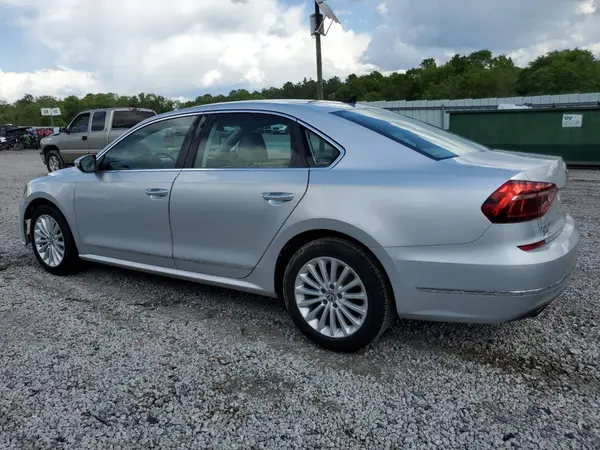 1VWBT7A36HC022030 2017 VOLKSWAGEN PASSAT - Image 2